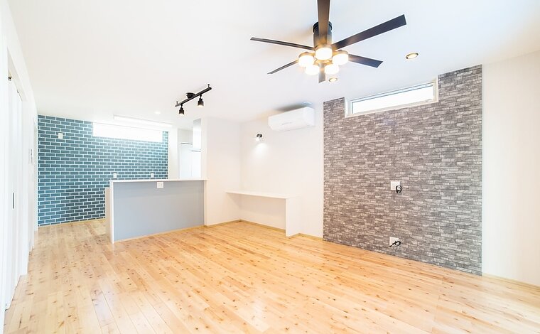 【クロスで遊び心を/2階建】各お部屋で印象が違い遊び心のある家