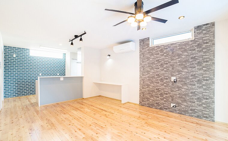 【クロスで遊ぶ/2階建】各お部屋で印象が違い遊び心のある家