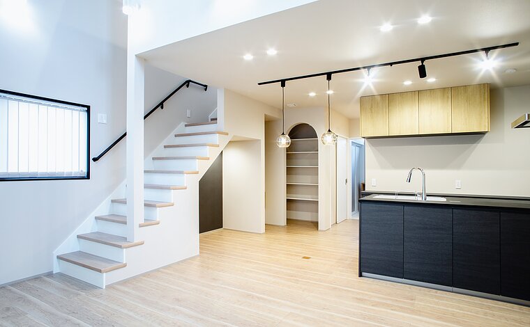 【遊び心満載/2階建】リビング階段・ヌック・吹抜けなど工夫が詰まった住まい