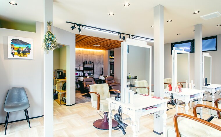 【『hair salon Emiile』/店舗兼住宅】美容室と暮らしやすい2階建住宅