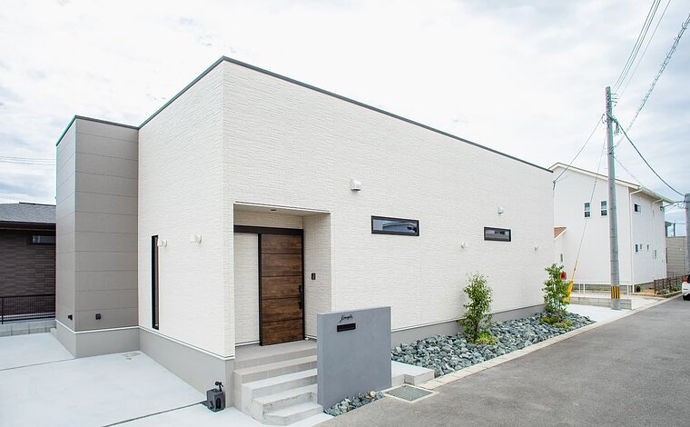 【ホテルライク/平屋】シンプルモダンなすっきりとした家